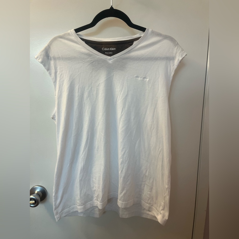 Calvin Klein Men's Pima V-Neck Cotton T-Shirt EUC